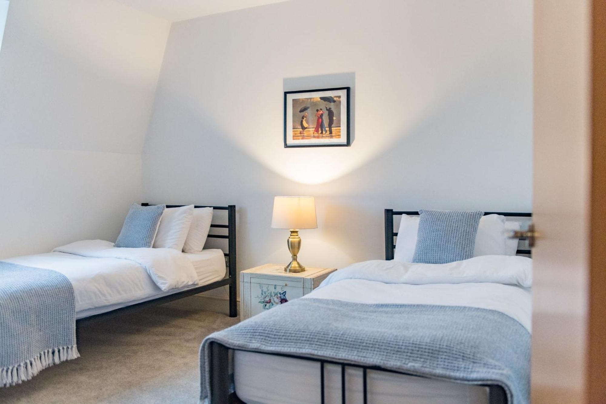 The Linen House By Bloom Stays Canterbury Bagian luar foto