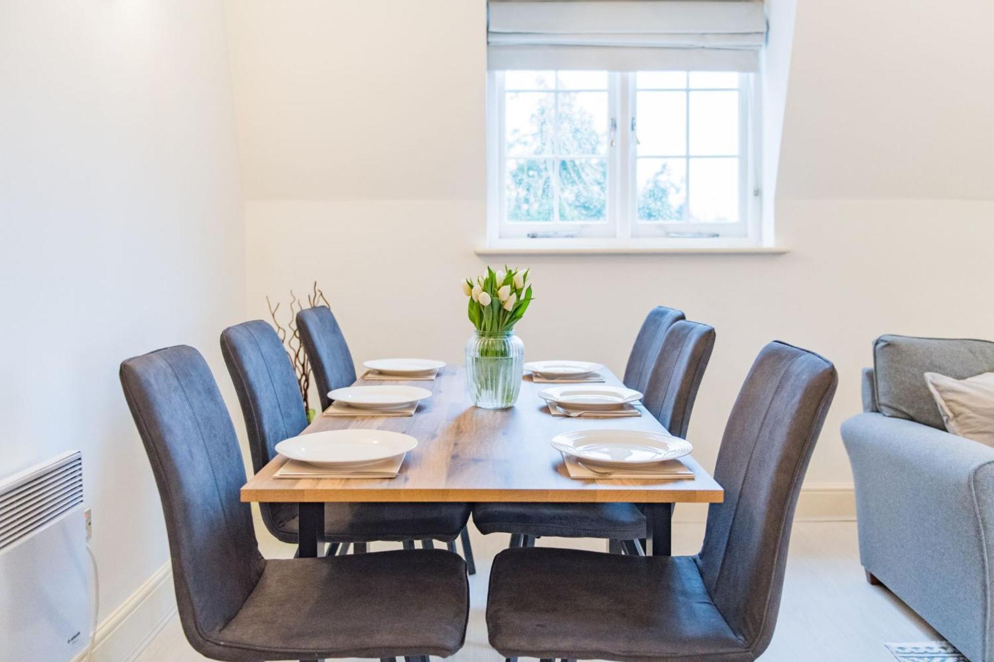 The Linen House By Bloom Stays Canterbury Bagian luar foto