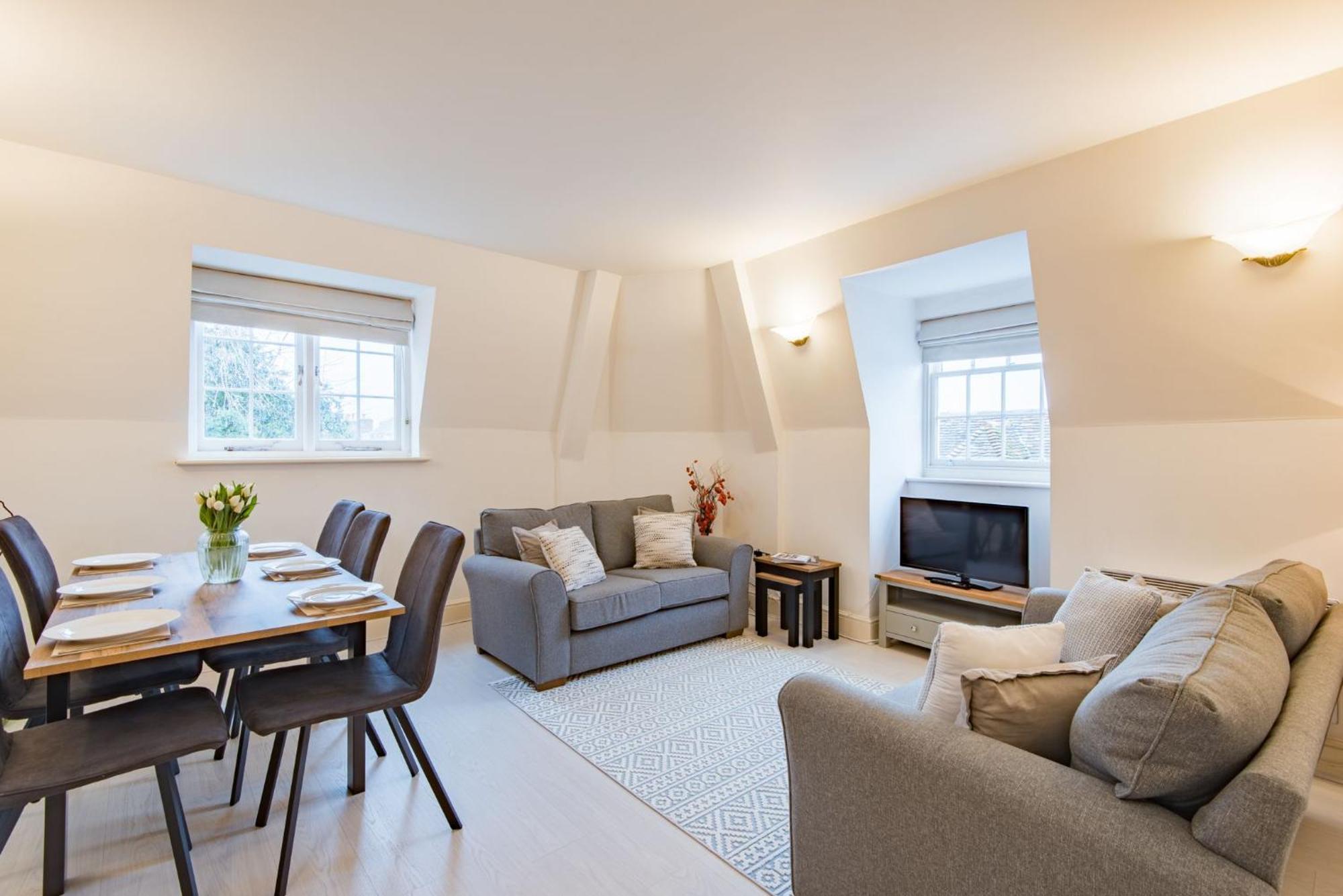 The Linen House By Bloom Stays Canterbury Bagian luar foto